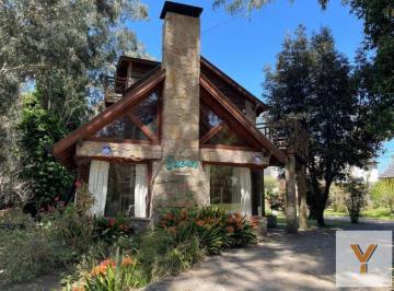 Casa · 120m² · 6 Ambientes · 2 Cocheras · Casa en Alquiler - 3 Dorm. 2 Baños - Mar del Plata