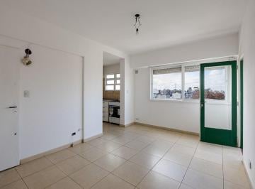 Departamento · 33m² · 2 Ambientes · Alquiler Depto 2 Amb Ramos Mejía - con Balcón