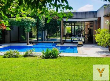 Casa · 280m² · 6 Ambientes · 1 Cochera · Casa en Venta - 2 Dorm. 3 Baños - Cochera - 1000 m² - Cañuelas