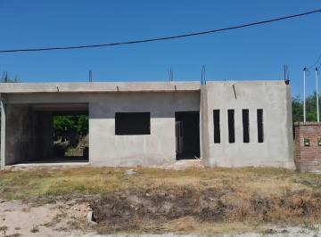 Casa de 6 ambientes, La Plata · Casa en Venta en Lisandro Olmos