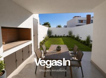 Casa · 150m² · 4 Ambientes · 2 Cocheras · Duplex