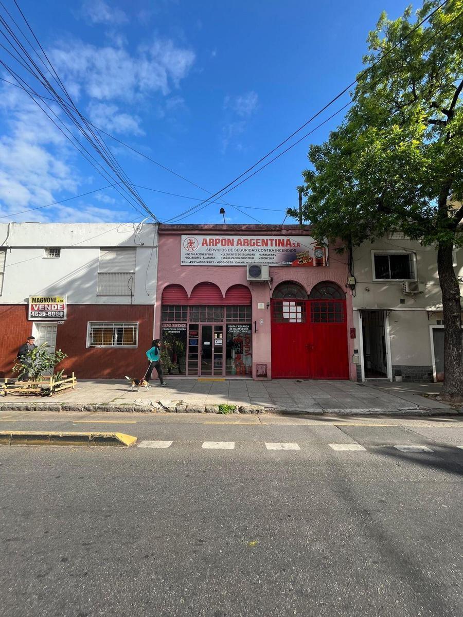 Carlos Calvo e/ Dean Funes y La Rioja, San Cristobal, Capital Federal
