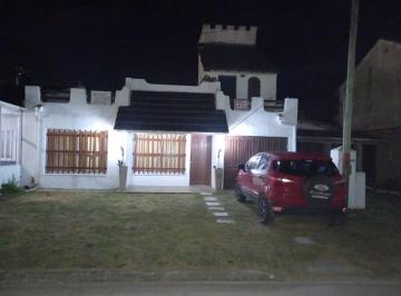 Casa · 117m² · 7 Ambientes · 2 Cocheras · Casa en Venta - 4 Dorm. 3 Baños - 200 m² - Santa Clara del Mar