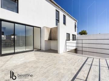 PH · 60m² · 3 Ambientes · 1 Cochera · PH en La Perla en Venta Financiado