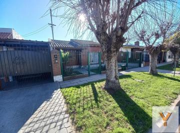 Casa · 100m² · 2 Ambientes · 1 Cochera · Casa en Venta - 2 Dorm. 1 Baño Cochera - 300 m² - Almirante Brown, Buenos Aires