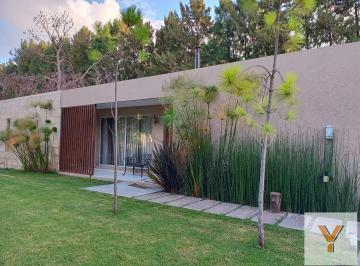 Casa · 180m² · 6 Ambientes · Casa en Venta - 3 Dorm. 4 Baños - Club Miralagos - La Plata.