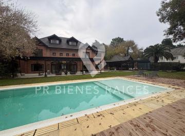 Casa · 430m² · 8 Ambientes · Casa - Saint Thomas Norte