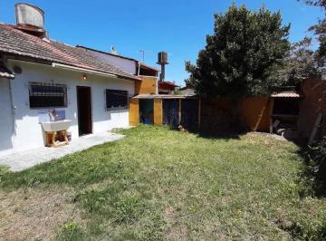 Casa · 75m² · 4 Ambientes · 1 Cochera · Casa en Venta - 3 Dorm. 2 Baños - 75 m² - Santa Clara del Mar
