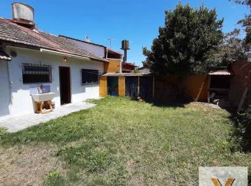 Casa · 75m² · 4 Ambientes · 1 Cochera · Casa en Venta - 3 Dorm. 2 Baños - 75 m² - Santa Clara del Mar