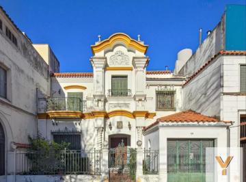 Casa · 225m² · 9 Ambientes · Casa en Venta - 8 Dorm. 5 Baños - Villa Devoto