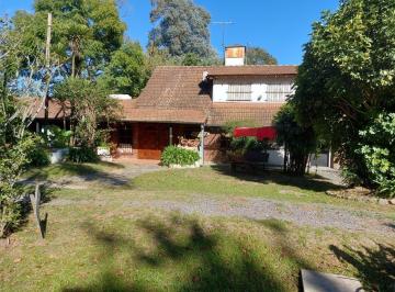 Casa · 150m² · 6 Ambientes · Casa en Venta - 5 Dorm. 2 Baños - 150 m² - Loma Verde