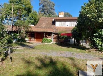 Casa · 150m² · 6 Ambientes · Casa en Venta - 5 Dorm. 2 Baños - 150 m² - Loma Verde