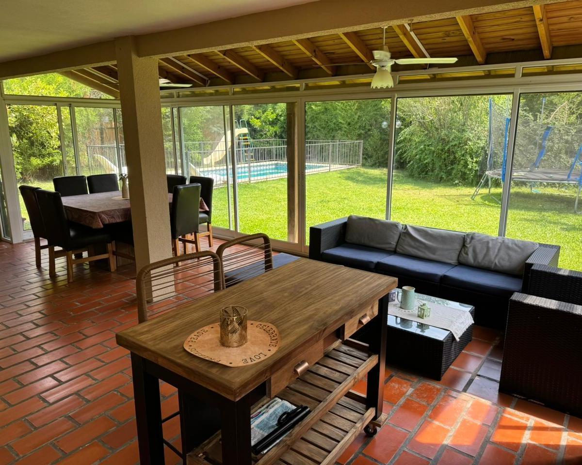 Casa en Venta - Apto Credito 4 Dormitorios - Piscina Barrio Maschwitz Privado
