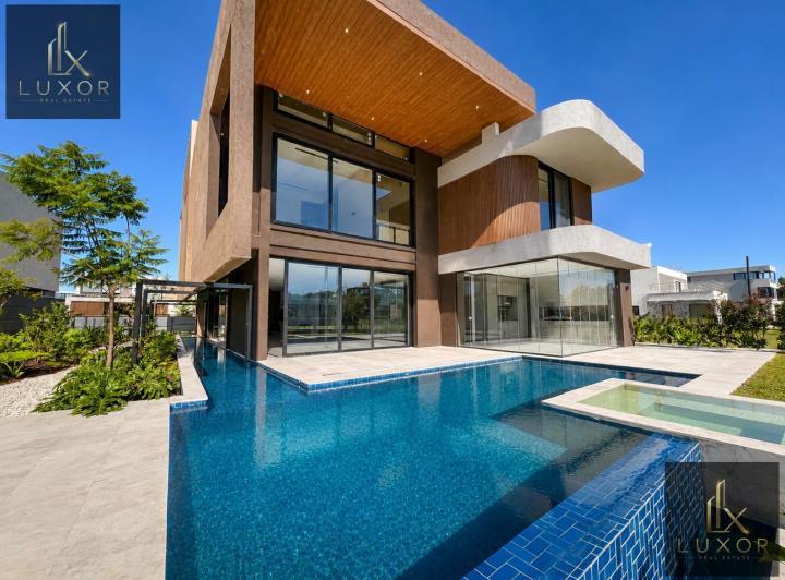 Casa en alquiler en El Yacht · 6 ambientes