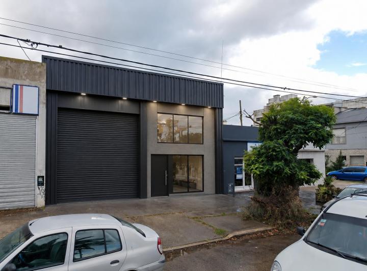 Local comercial · 230m²