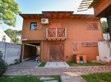 Casa · 150m² · 4 Ambientes · 1 Cochera · Casa en Venta - 3 Dorm. 3 Baños - Cochera - 416 m² - Villa Elisa, La Plata