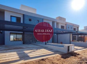 Casa · 140m² · 5 Ambientes · 2 Cocheras · Duplex a Estrenar en Docta - Oportunidad