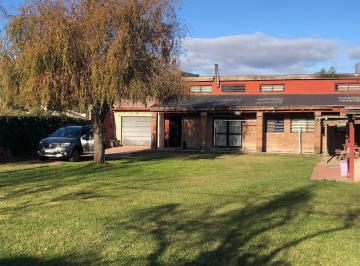 Casa · 290m² · 6 Ambientes · 2 Cocheras · Casa en Venta - 4 Dorm. 2 Baños - Cochera - 750 m² - Villa Parque Sicardi, La Plata