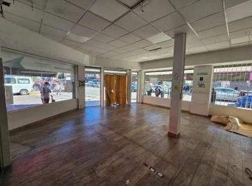 HXM-HXM-225_2 · Alquiler, Excelente Local Comercial 99 Mt en El Corazon de Ramos Mejia.