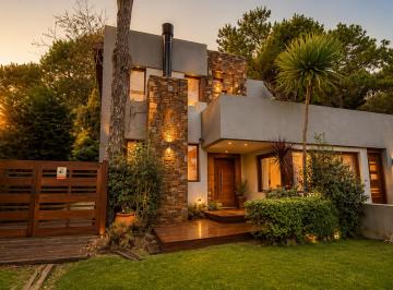 Casa de 5 ambientes, Costa del Este · Casa Alta Gama 5 Amb en Costa del Este - Inmobiliaria Varela