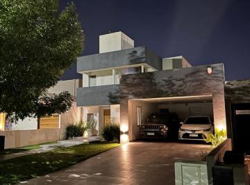 Casa · 180m² · 5 Ambientes · 4 Cocheras · Espectacular Casa en Riberas de Manantiales
