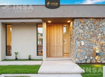 Casa · 500m² · 8 Ambientes · 2 Cocheras · Insa Propiedades Ofrece Casa a Estrenar en Lujan