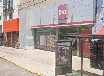 Local comercial · 680m² · Local en Constitución
