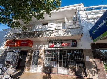 Casa · 184m² · 6 Ambientes · Casa + 2 Locales en Venta Sobre Importante Av