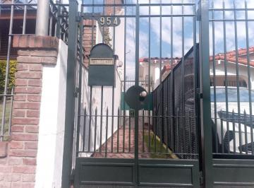 PH · 67m² · 3 Ambientes · Casa 3 Ambientes con Gran Lote y Parque, Lomas