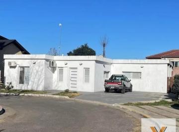 Casa · 110m² · 3 Ambientes · Casa en Venta - 2 Dorm. 2 Baños - 400 m² - Ezeiza