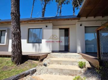 Casa · 188m² · 5 Ambientes · 2 Cocheras · Casa en Venta en Pinamar. Barrio Pioneros Pinamar. Equipada y Amoblada! Barrio Cerrado.