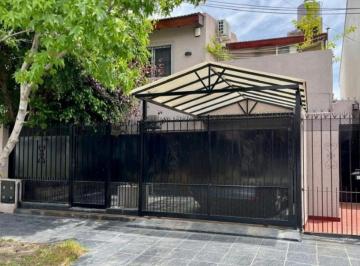 Casa · 120m² · 5 Ambientes · 1 Cochera · Venta Casa 168 m² - A. Credito - R. de Escalada - Lanus