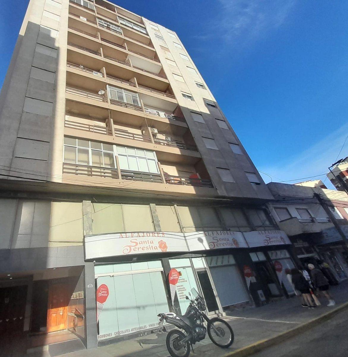 Calle 2 800