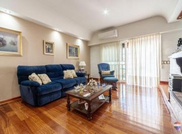 Casa · 190m² · 4 Ambientes · 2 Cocheras · Casa 5 Ambientes Venta Floresta