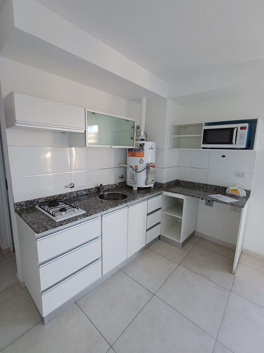 Avenida Pellegrini 300
