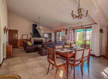 Casa · 159m² · 5 Ambientes · 1 Cochera · Venta Casa 4 Dorm., Proximo Rambla, Mercedes