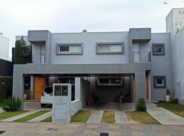 Casa · 144m² · 4 Ambientes · 2 Cocheras · Dúplex Alto de Manantiales - 3 Dorm. - 3 Baños
