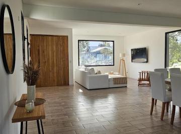 Casa · 354m² · 5 Ambientes · 1 Cochera · Casa en Venta - 4 Dorm. 5 Baños - Cochera - 1.077 m² - Costa Esmeralda, Pinamar