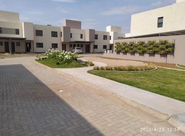 Casa · 140m² · 4 Ambientes · 1 Cochera · Zona Tejas 2 - Eco Housing. Seg 24h