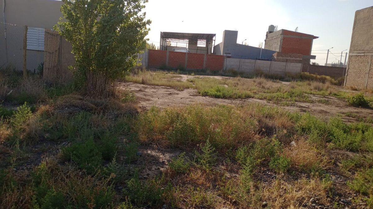 Calle Número 712 S/N,  Cipolletti, Río Negro