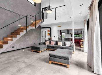 Casa · 220m² · 5 Ambientes · Casa en Venta Horizontes Al Sur 5amb. Jar/pil/coch