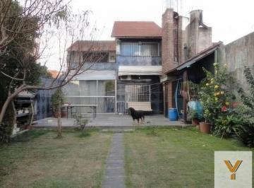 Casa · 200m² · 5 Ambientes · 2 Cocheras · Casa en Venta - 3 Dorm. 2 Baños - Cochera - 400 m² - Wilde, Avellaneda