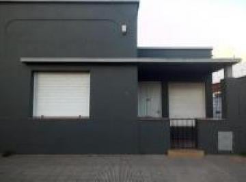 Casa · 100m² · 3 Ambientes · Casa en Venta - 2 Dorm. 2 Baños - 500 m² - Tres Arroyos