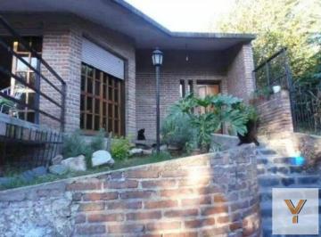 Casa · 400m² · 7 Ambientes · Casa en Venta - 4 Dorm. 2 Baños - Río Ceballos