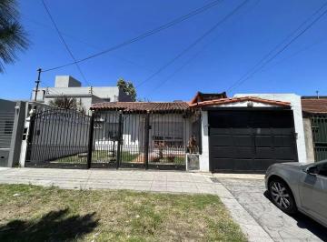 Departamento · 160m² · 5 Ambientes · Casa en Venta - 3 Dorm. 3 Baños - 322 m² - Wilde, Avellaneda