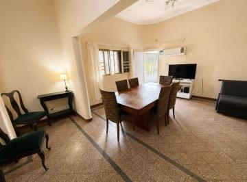 Casa · 155m² · 7 Ambientes · Venta Casa en Planta Alta en Santa Fe Zona Centro, 3 Dorm., Quincho Cerrado con Asador.