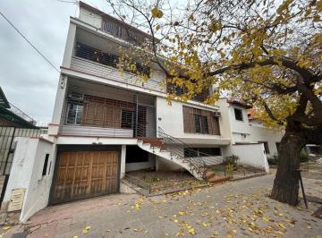 Casa de 8 ambientes, Ciudad de Mendoza · Casa Bombal, 4 Plantas, 6 Dorm, 5 Baños, 3 Cocheras, Pileta, Apta Crédito