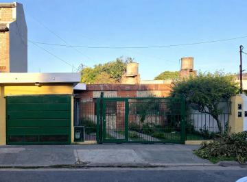 Casa · 100m² · 4 Ambientes · 1 Cochera · Casa con Gran Terreno en Venta | Ideal Inversores, Desarrolladores y Familias | Berazategui Centro