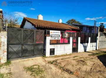 Casa · 108m² · 4 Dormitorios · 2 X 1, Casa Multifamiliar Grand Bourg