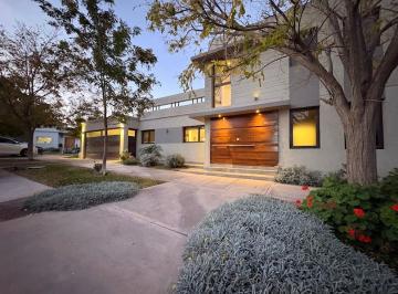Casa de 4 ambientes, El Challao · Casa en Venta La Bastilla
